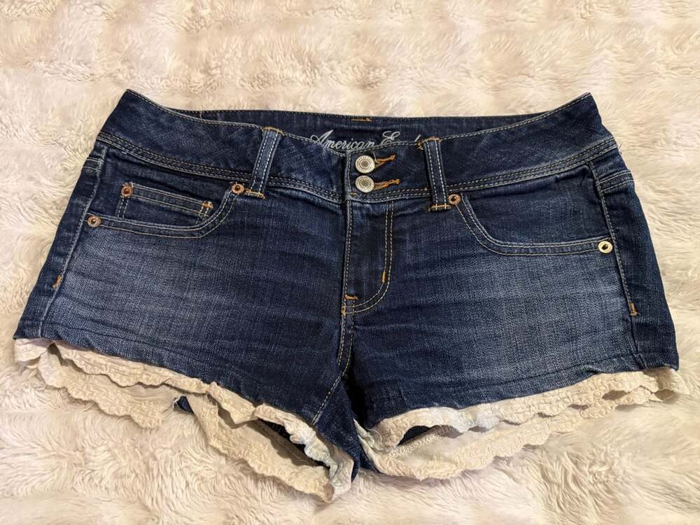American Eagle Denim Shorts Size 6 Blue Lace Trim
